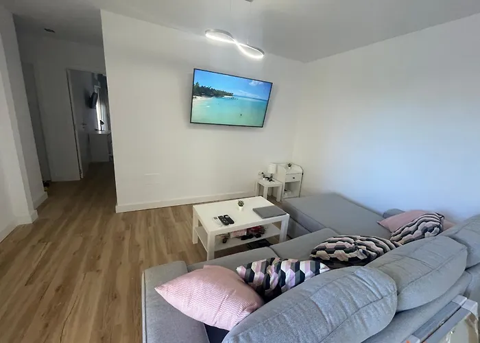 4 2 Banos Parking * Fuengirola