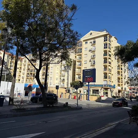 4 2 Banos Parking فوينخيرولا
