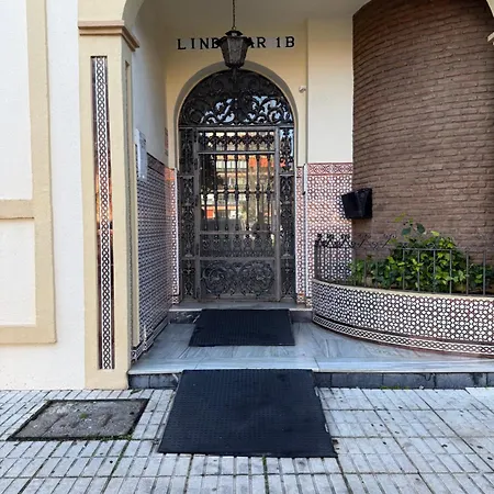 4 2 Banos Parking * فوينخيرولا