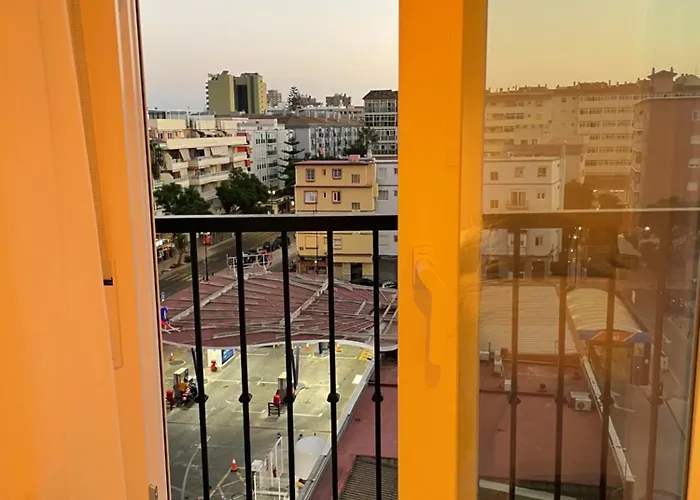 Апартаменти 4 2 Banos Parking *